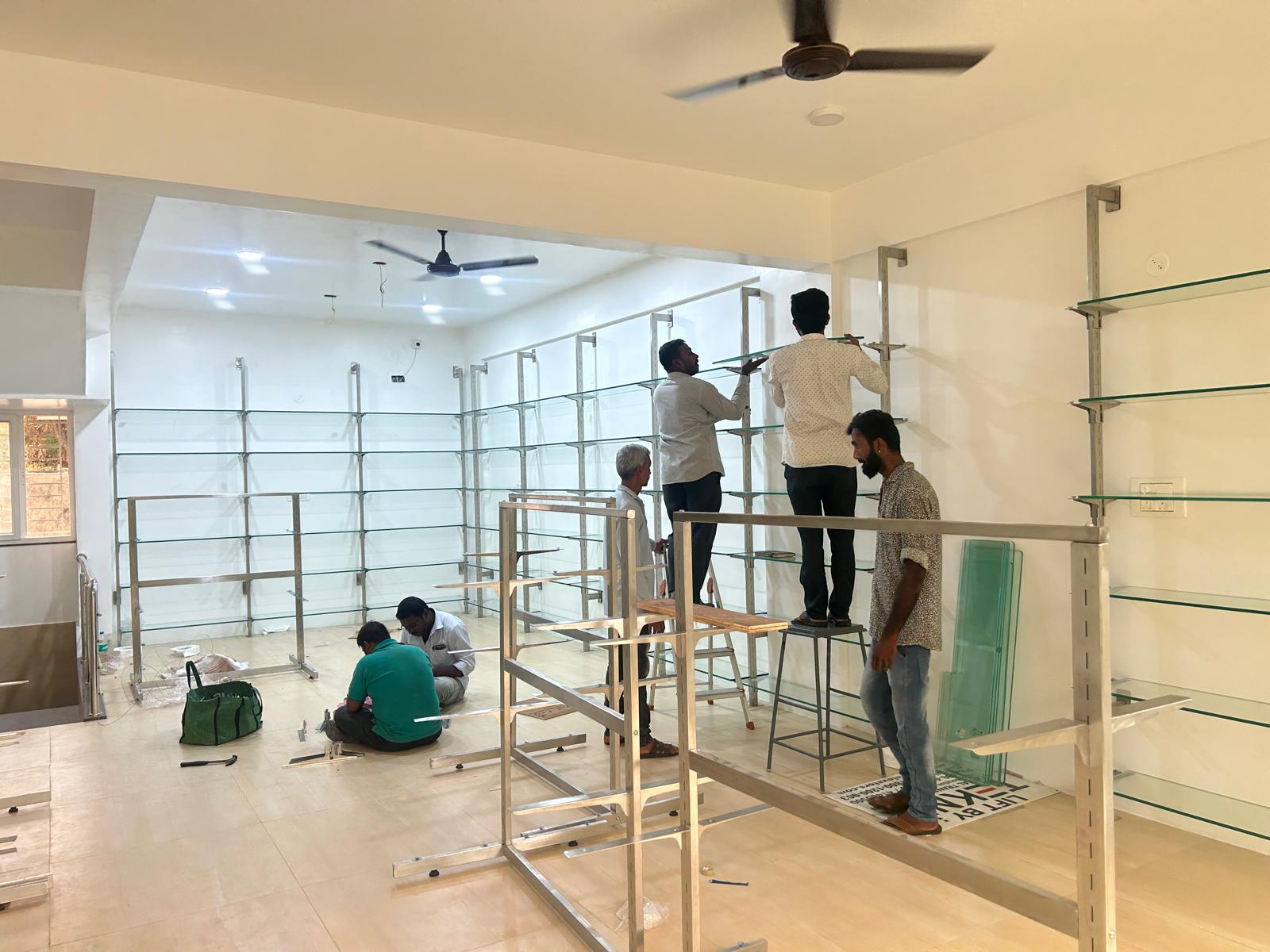 STORE INTERIOR RACK SET UP